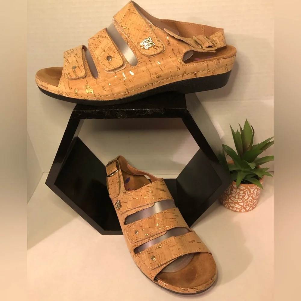Women's Helle Tan and Gold Sandals Comfort shoes
